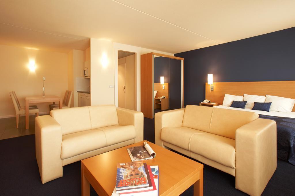 B-Aparthotel Moretus Antuérpia Quarto foto
